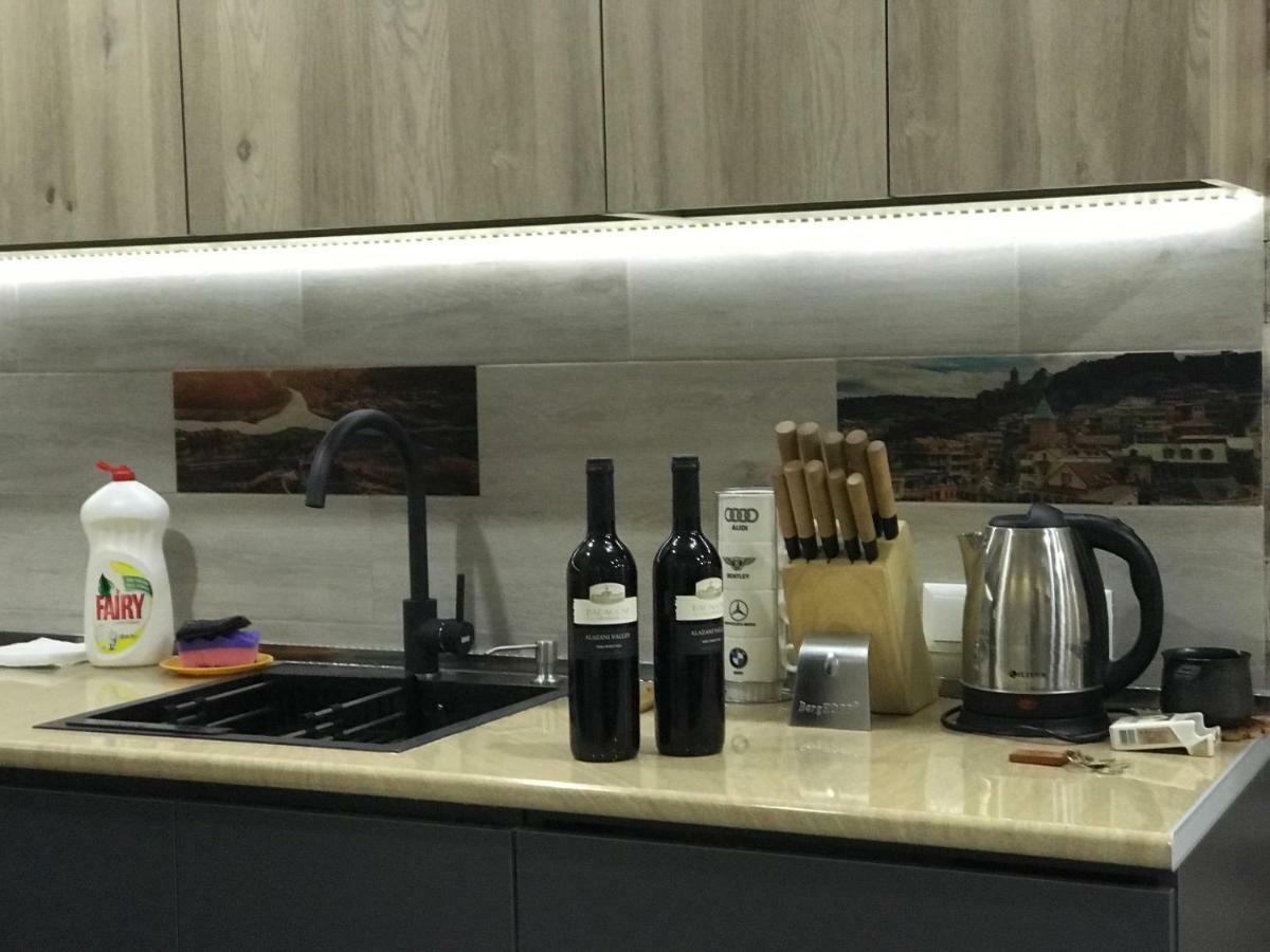 Luxury 4-Bedroom Apartment In The Center Tbilisi Luaran gambar