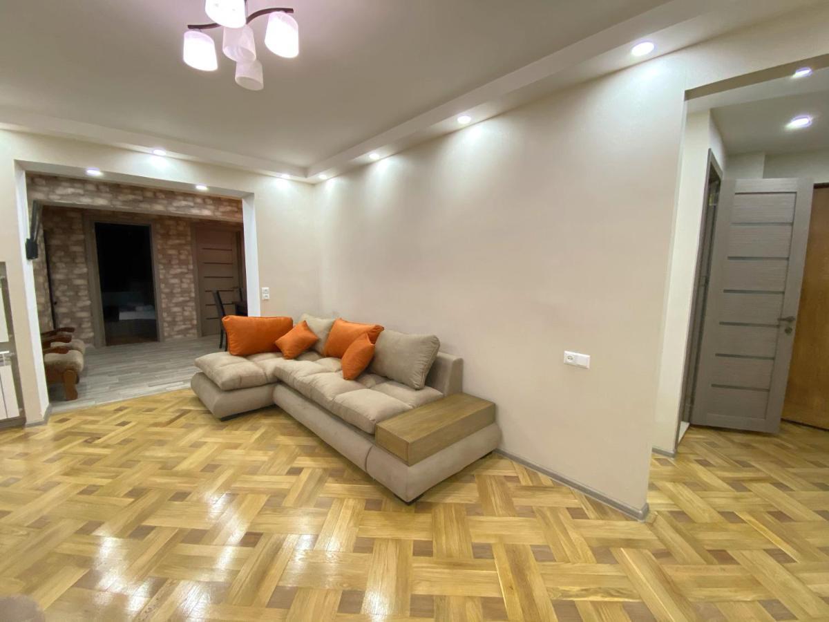 Luxury 4-Bedroom Apartment In The Center Tbilisi Luaran gambar